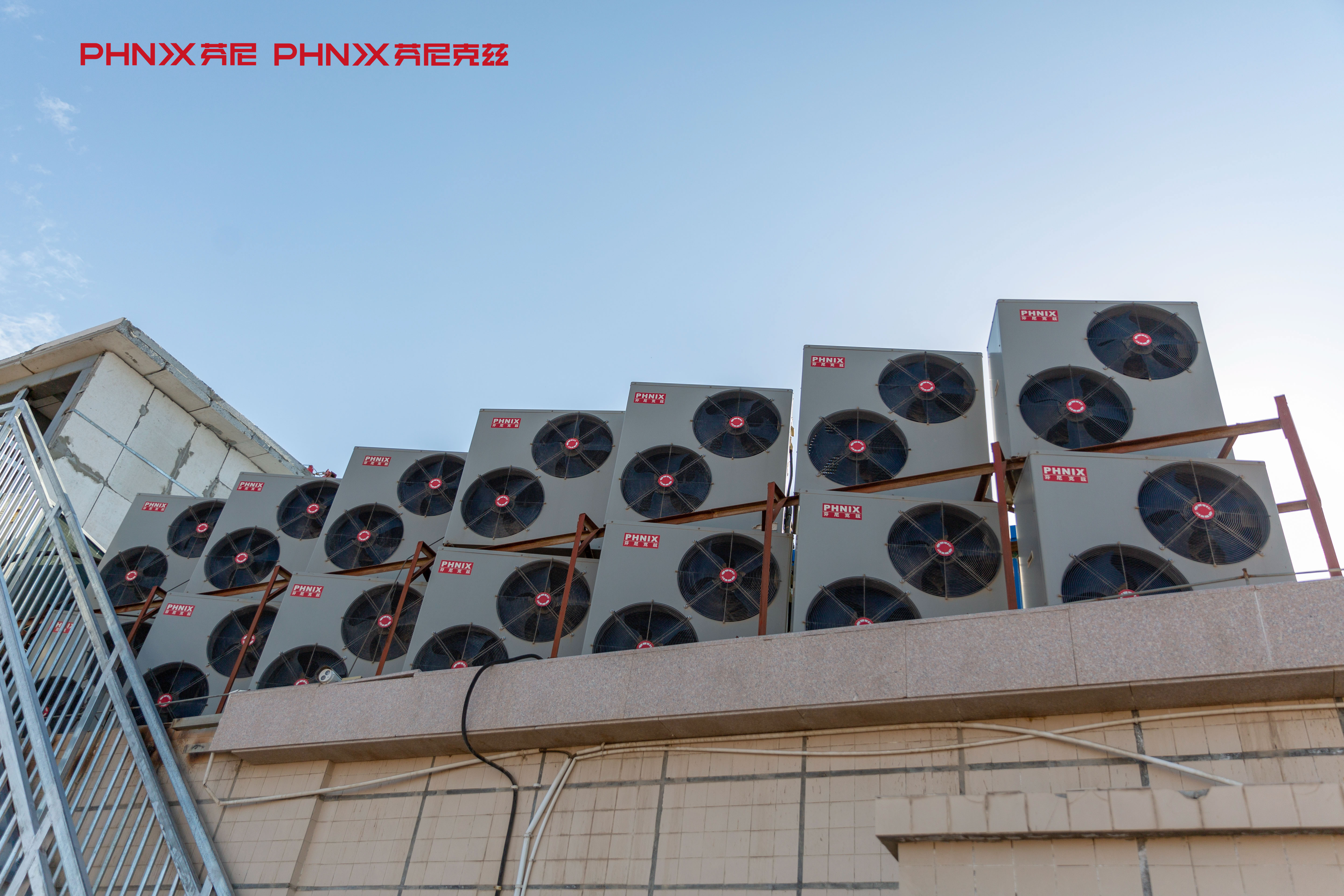 “煤改電”安裝空氣能熱泵，搭配地暖和暖氣片哪個好？